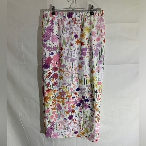 3/$28❤️SHEIN X Multicolor floral print skirt, size L - Picture 1 of 5